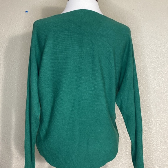 Liv Milano Green Sweater with Pearl Rhinestones NWT Size S - Picture 6 of 13